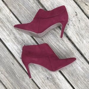 🍁 Suede Pointed Ankle Boots / Size 9 🍁